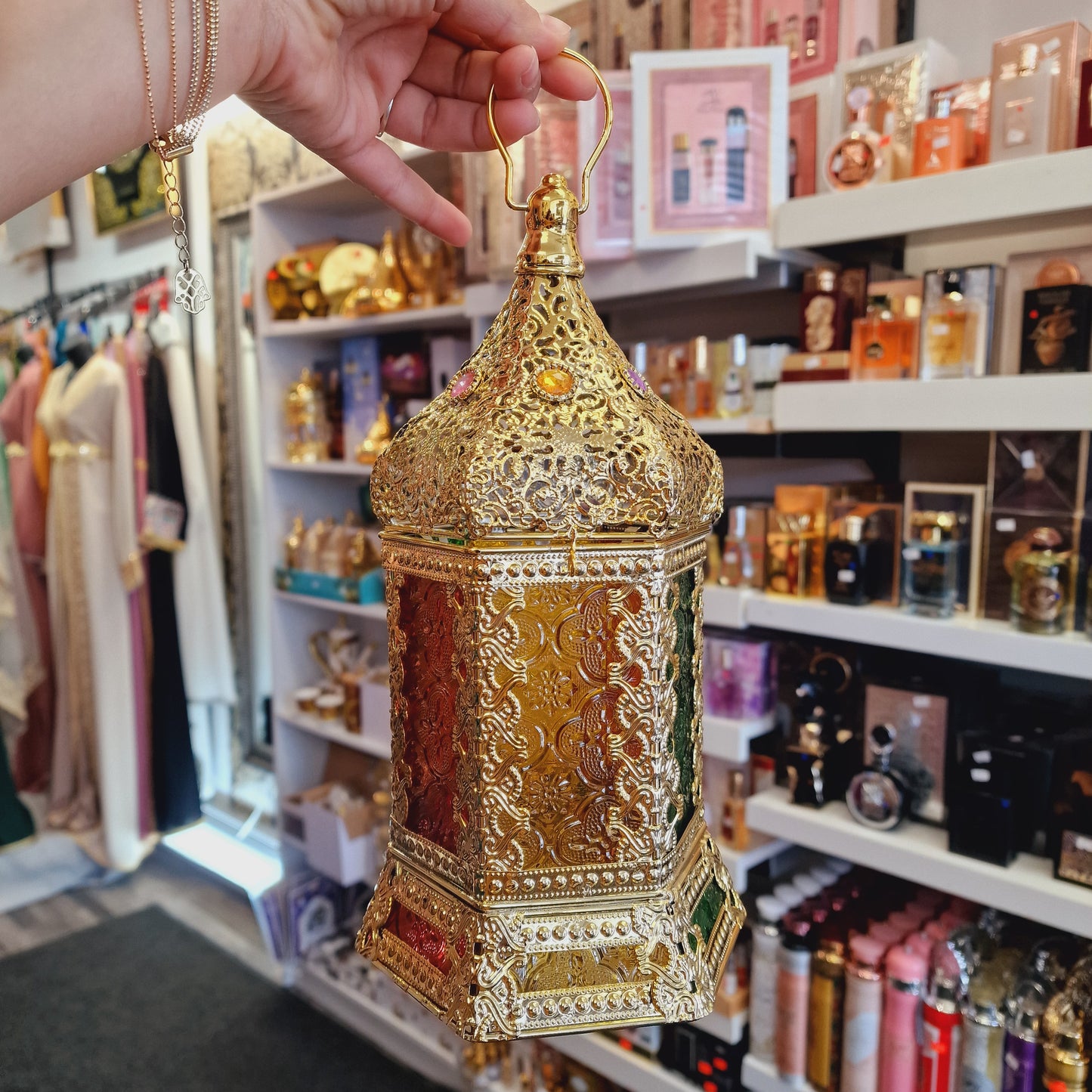 Fanous Ramadan en métal et verre coloré – Élégance orientale ✨🌙