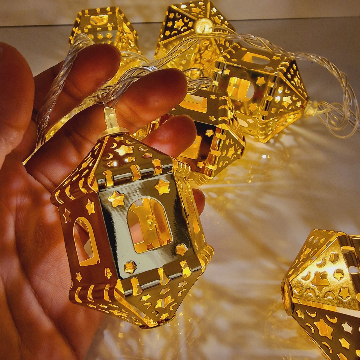 Guirlande lumineuse Ramadan 🌙✨ – Fanous en métal doré, lumière chaude